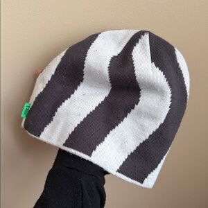 DIME
Black & White Skullcap Beanie